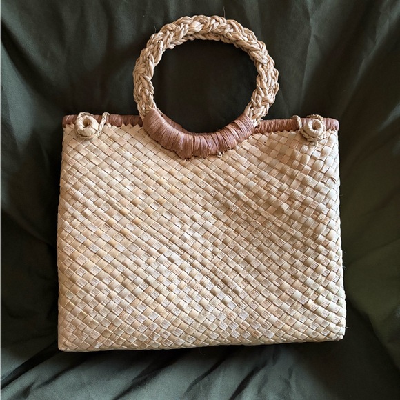 Handwoven Vintage Natural Straw Tote with Braided Handles - Picture 4 of 5